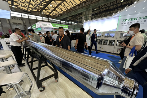 中国光伏行业简报：CNMIA、隆基宣布降低硅片价格